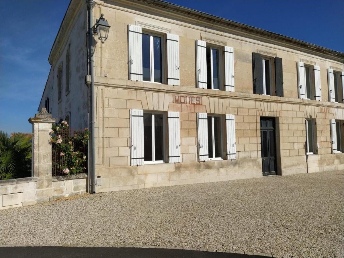 Gite Modes Et Cafe Epargnes Exterior photo